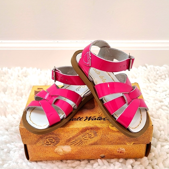 NIB Sun-San Salt Water Shiny Fuchsia Salt Water Toddler Sandals - Picture 1 of 8
